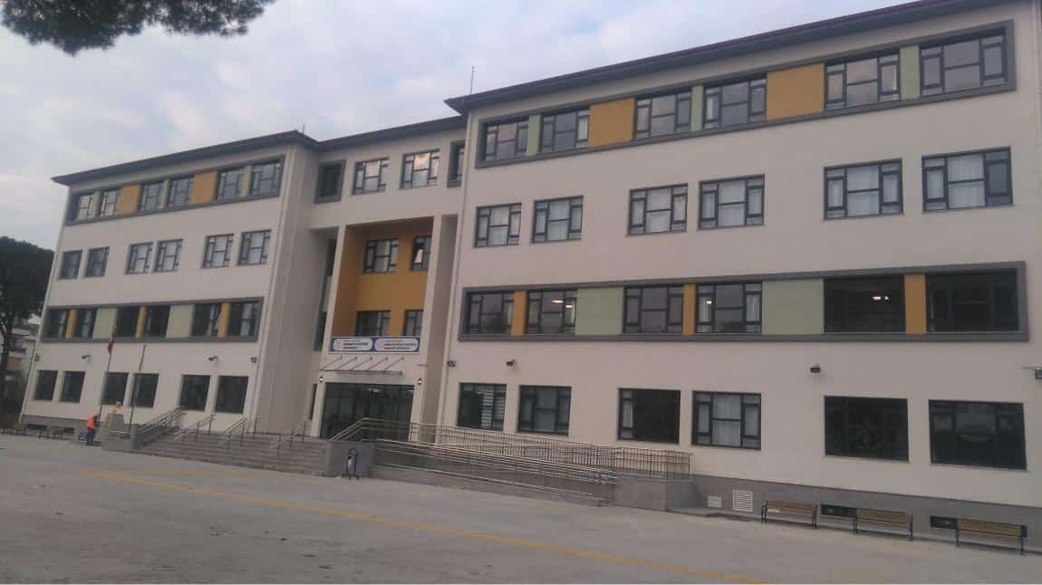 Muradiye Behçet Kurtoğlu İmam Hatip Ortaokulu Fotoğrafı